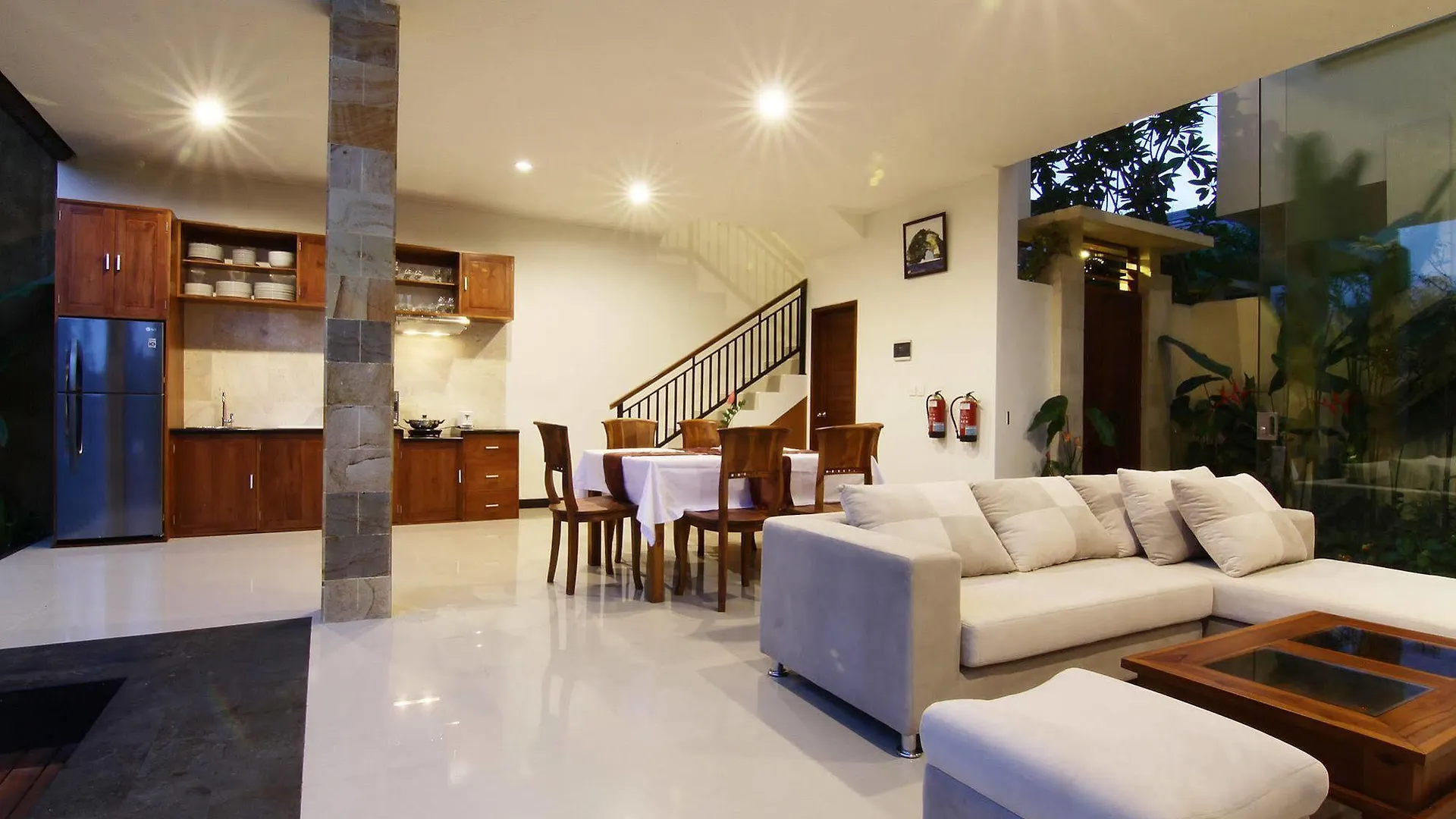 The Dewi Villa Canggu Buwit Hotel
